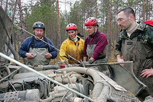 Фото УАЗ трофи 4х4 Тосно Кировские болота 2005 19.jpg