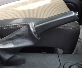УАЗ Патриот 2013 года, ручной, гидравлический тормоз с приводом на задние колеса